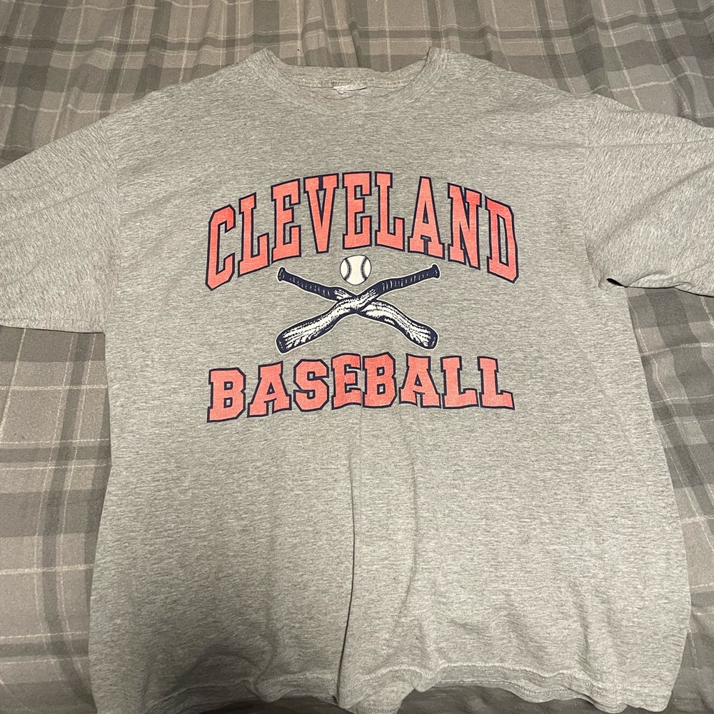 Cleveland baseball T shirt L